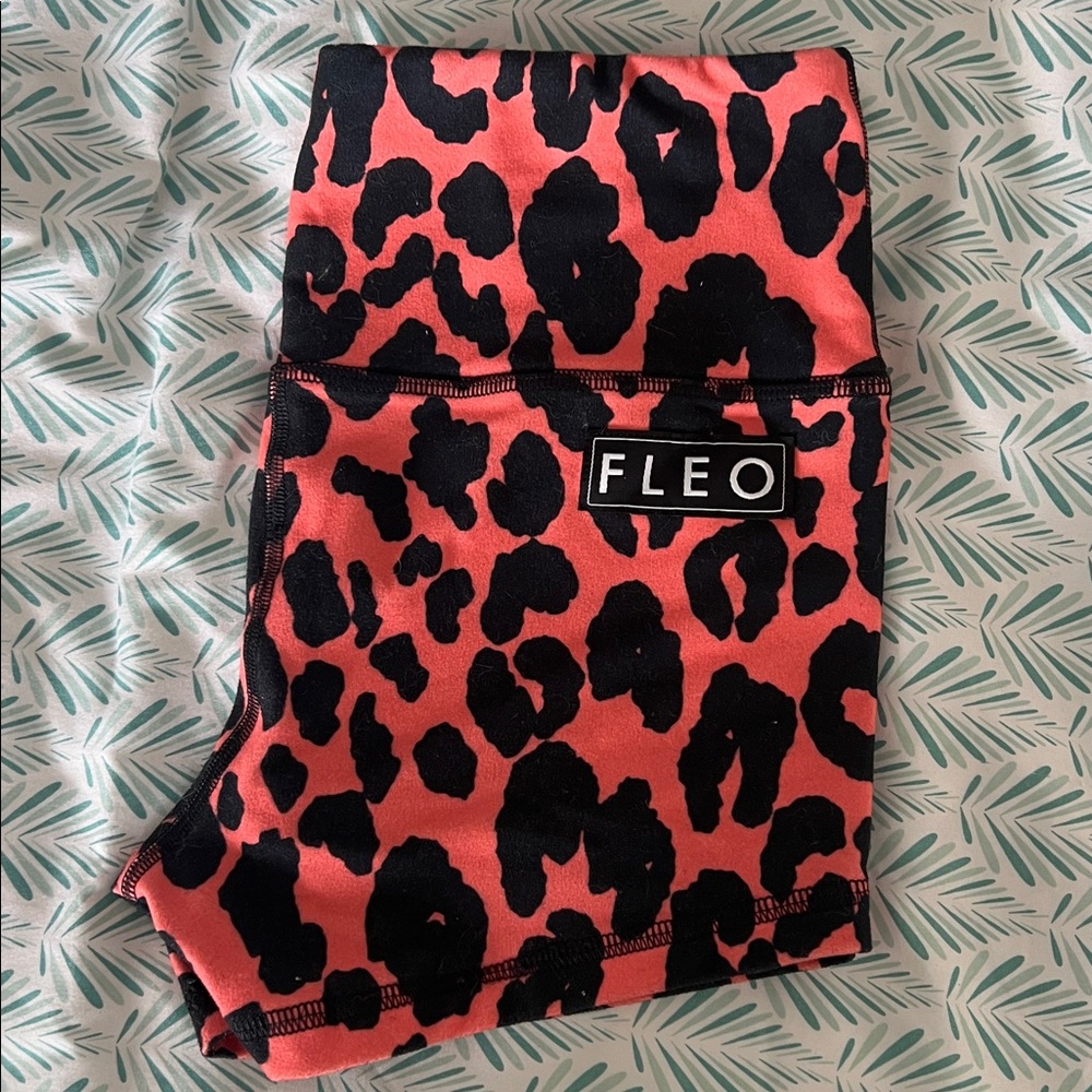 Fleo sz S Coral Leopard High Rise Original Shorts